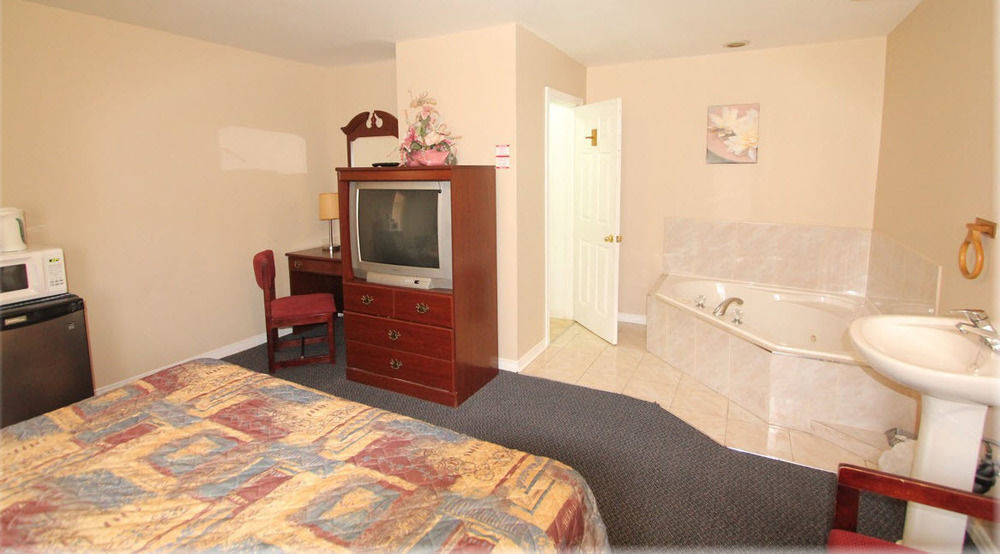 Lotus Motel Cobourg Zewnętrze zdjęcie